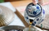 Jak czyścić porcelanowe filiżanki i dzbanek na herbatę? Jak usunąć plamy z porcelany?