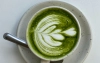 Miętowa matcha latte. Jak urozmaicić smak klasycznej matchy? Przepis